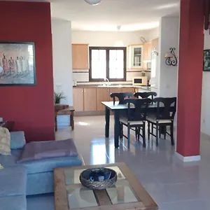 apartamento-duplex-con-encanto-en-complejo-de-lujo.in-canary-islands.com/